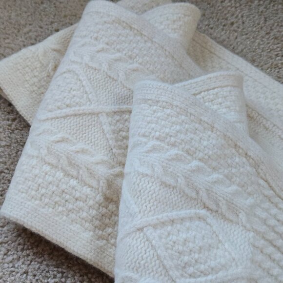 Brooks Brothers {{{THICK}}} Merino Wool Cable Knit Ivory Scarf - Picture 7 of 16
